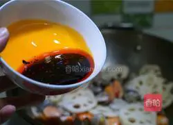 Illustration of how to make spicy lotus root bowl 6