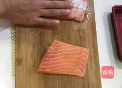 Pan-fried salmon Illustration of how to cook salmon 1