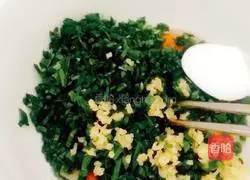 (the tenth day of the first lunar month Five Lantern Festival) Illustration of how to make leeks and eggs 6