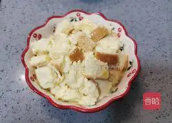 Illustration of how to make milk cheese toast 7