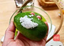 Illustration of making homemade limoncello 2