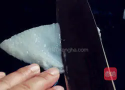 Illustration of how to make spicy squid flowers 2