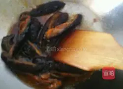 Recipe for roasting sea cucumbers with green onions Illustration 6