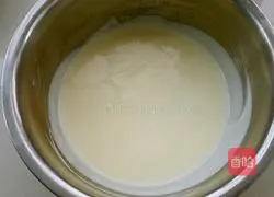 Illustration of how to make yogurt mousse cup 9