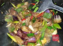 Illustration of how to make salted fish and eggplant 9