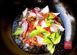  Illustration of how to make braised beef with mashed potato balls 13