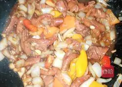 Illustration of how to make fat sausage 4