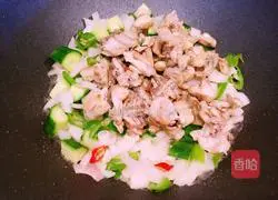 Illustration of how to make stir-fried bullfrog 6