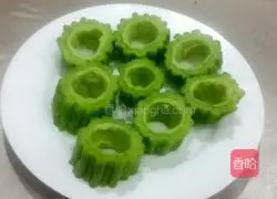 Illustration of how to make bitter melon stuffed with meat 2