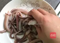 Illustration of how to make spicy squid tentacles 2