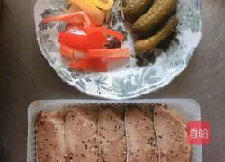 Pan-fried black pepper Illustration of how to make salmon/macaroni salad 1