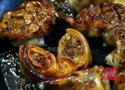 Illustration of roasted pig knuckles 5