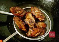 Illustration of how to make spicy fried chicken wings 6