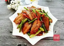 Illustration of how to cook twice-cooked pork with garlic moss 9