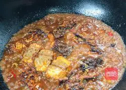 Illustration of how to make spicy roasted fish cubes 6