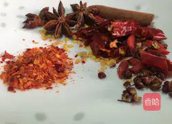 Illustration of how to make chicken legs with fermented wine, pepper and sesame seeds 3