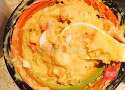 Illustration of how to make simple potato salad balls 9