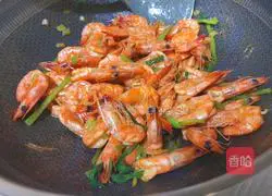 Illustration of Braised Shrimp in Oil 11