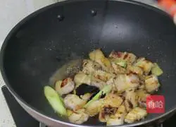 Illustration of how to cook pork belly and yam stew 6