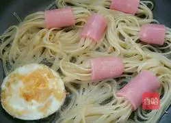 Illustration of how to make tomato sauce pasta 4