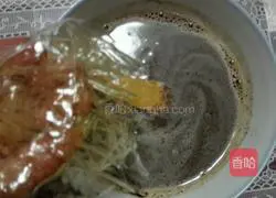 Two-color chocolate mousse cake recipe 3