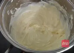 Illustration of how to make cake roll cheese mousse 5