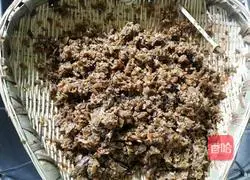 Illustration of how to make salty roasted white 5