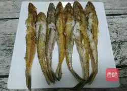 Illustration of how to make pan-fried small sea fish 3