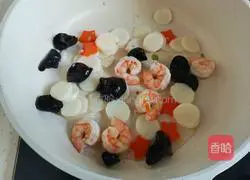 Illustration of how to stir-fry yam and shrimps 8