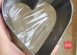 Illustration of how to make simple heart-shaped mousse (for 1 person) 3