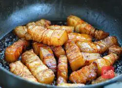 Illustration of braised pork and radish recipe 6