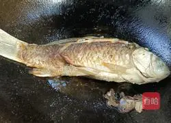 Recipe for Sichuan Spicy Crucian Carp Pot Illustration 3