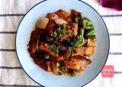 Illustration of how to make twice-cooked pork with green pepper and onion 8