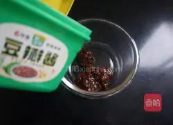 Illustration of how to cook herring stewed with cabbage 2