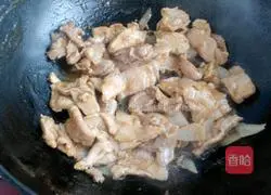 Illustration of how to make garlic-fried meat slices 7