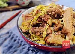 Big Illustration of how to make goose stewed with sauerkraut 15