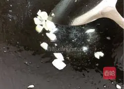 Illustration of how to make cashew nut shrimps 8