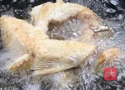 Illustration of how to make crispy fish with chopped pepper 6