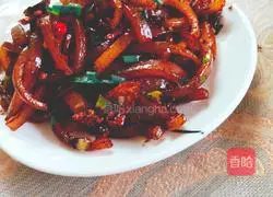 Illustration of spicy five-spice pork rinds 4