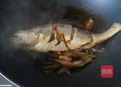 Illustration of dry-roasted large yellow croaker 8