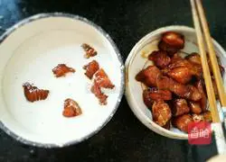 Boshan Illustration of how to make hard fried pork 7