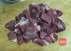 Illustration of how to cook beef tendons with potatoes 3