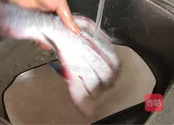 Illustration of how to make spicy grilled fish 6