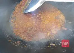 Illustration of how to make Sichuan style steamed pork ribs with rice flour 7