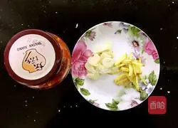 Illustration of how to make stir-fried cured cauliflower 4