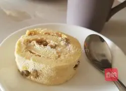 Illustration of how to make raisin cream cake roll 1