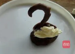 Black Swan Puffs Recipe Illustration 12