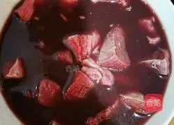 Lushi Borscht Soup Illustration of how to do it 2