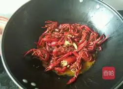 Illustration of how to make spicy crayfish 6