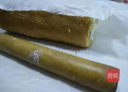 Illustration of how to make cream cake roll 13